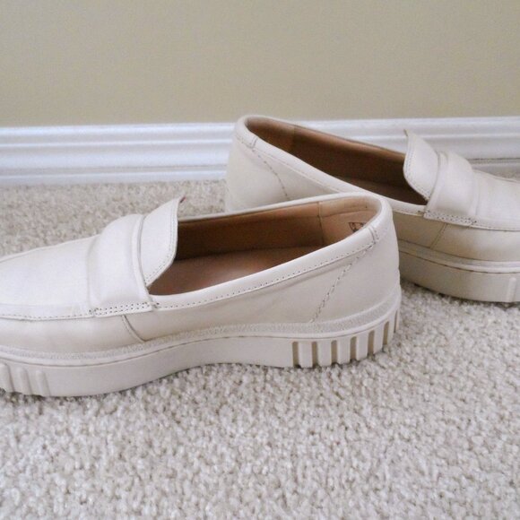 Clarks Signature Cream Women’s Page Loafers - Picture 3 of 11
